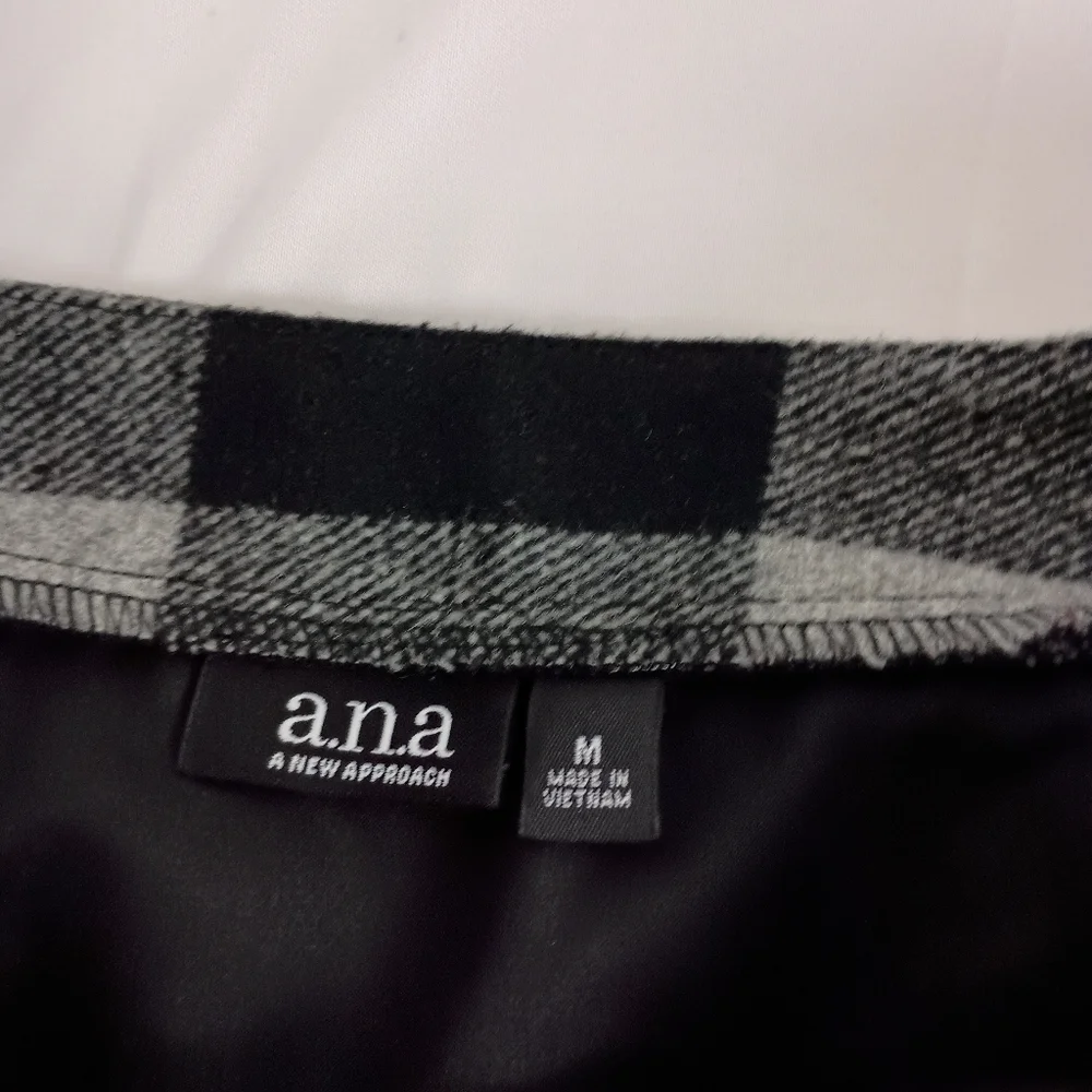 ANA Academia Plaid Black Gray M Preppy Fall Tweed Country Patchwork Wool Skirt‎